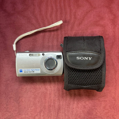 Sony Cybershot DSC-S40 (2005)