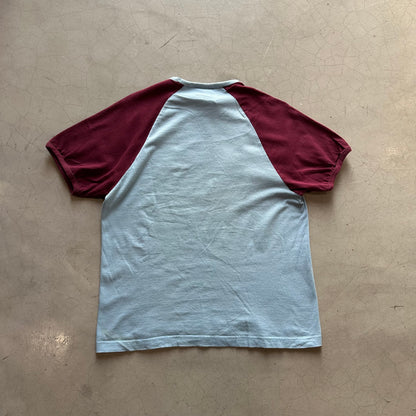 Vintage Nike T-shirt Maroon sleeve
