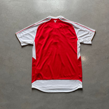 Arsenal 2015-2016 Home Kit