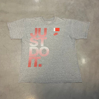 Vintage Nike Bahrain T-shirt