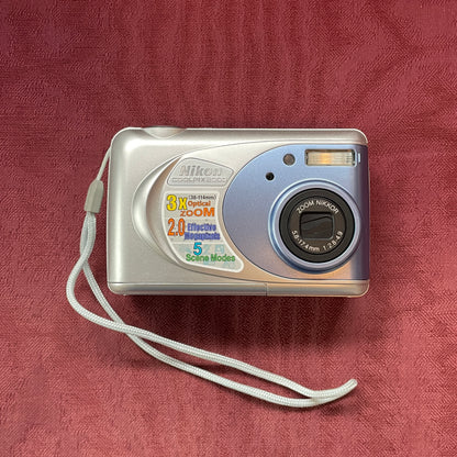 Nikon Coolpix 2000