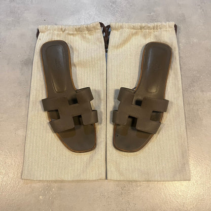 Hermes Oran Flat Leather Sandals