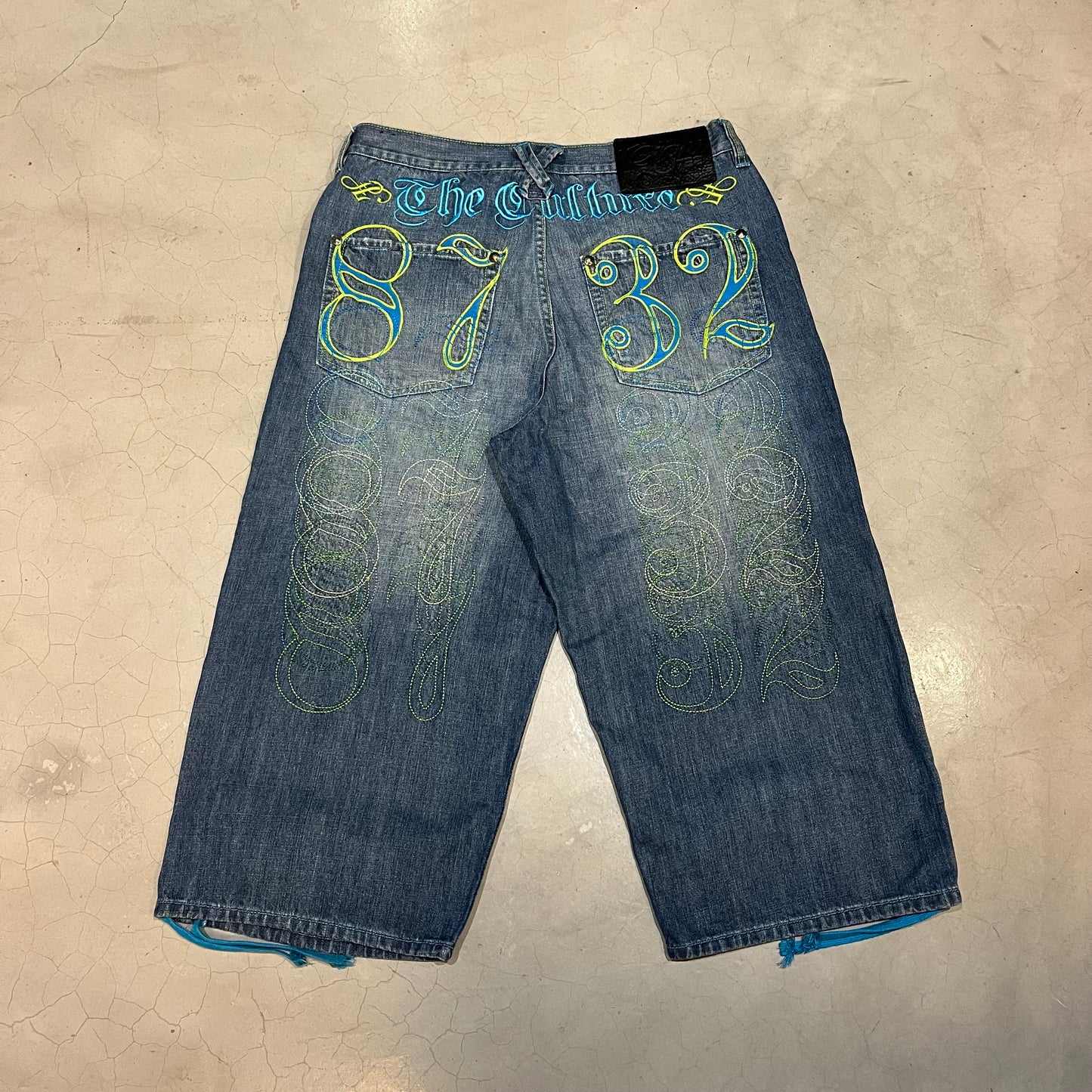 Eight 732 Long Baggy Jorts