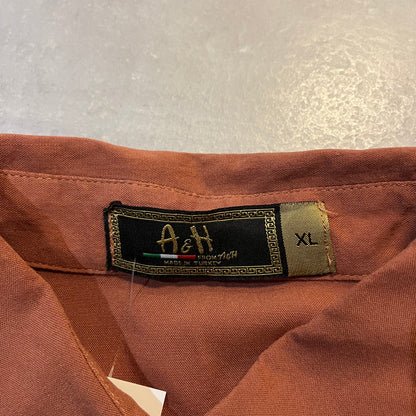 A & H Buttoned Blouse