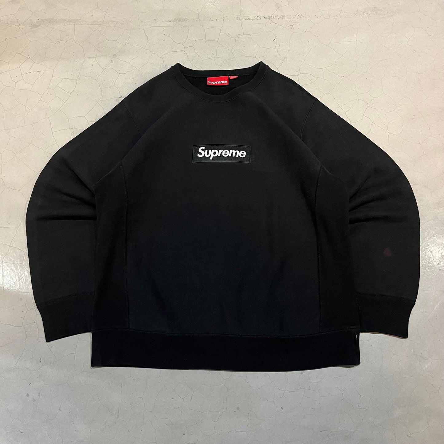 Supreme FW18 Black Crewneck