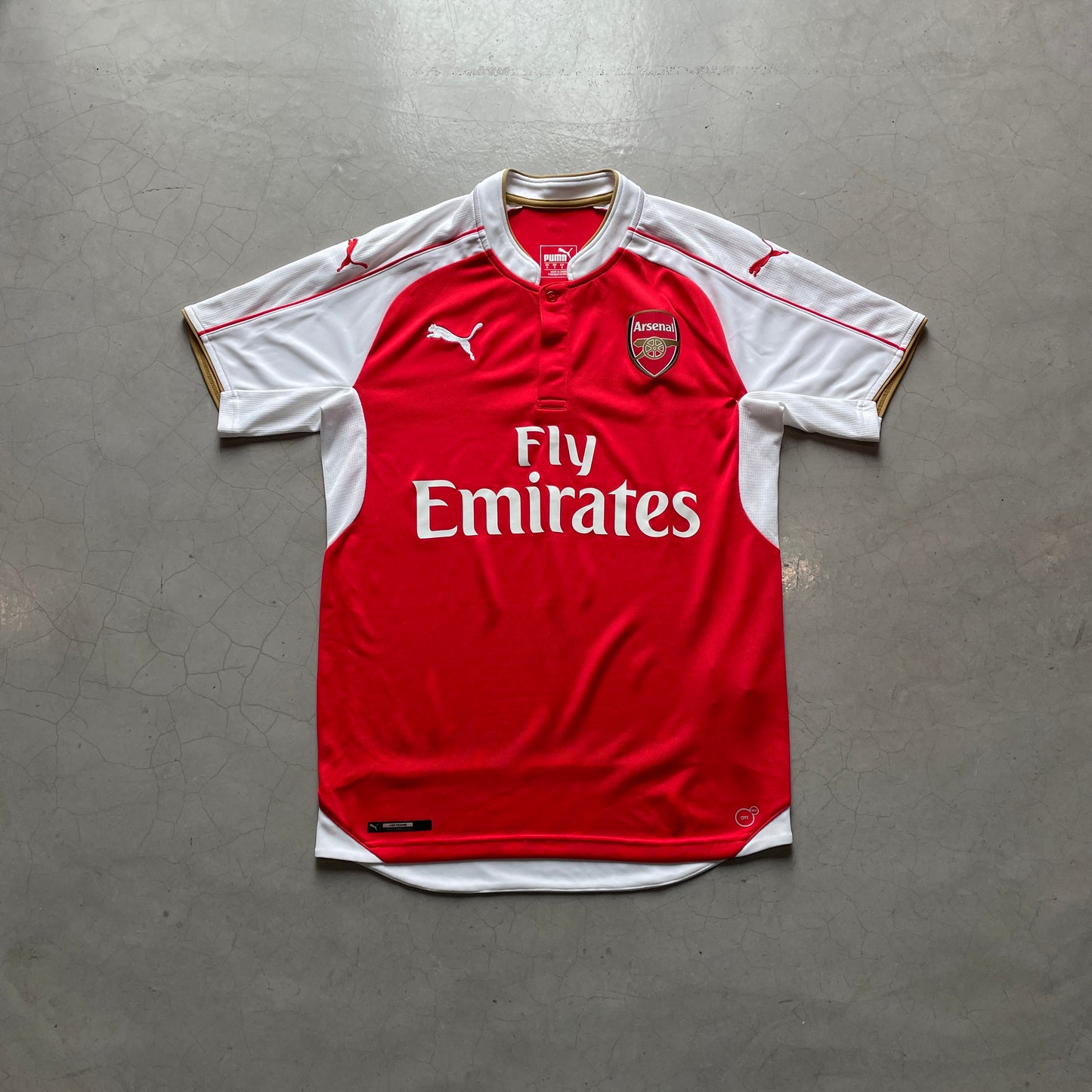 Arsenal 2015-2016 Home Kit
