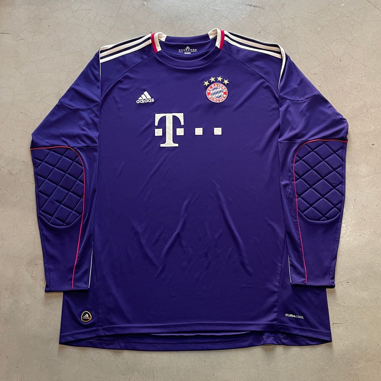 Bayern Munich 2010 GK Kit