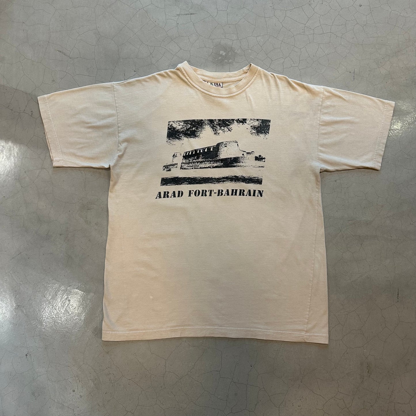 Vintage 90s Arad Fort Bahrain T-shirt