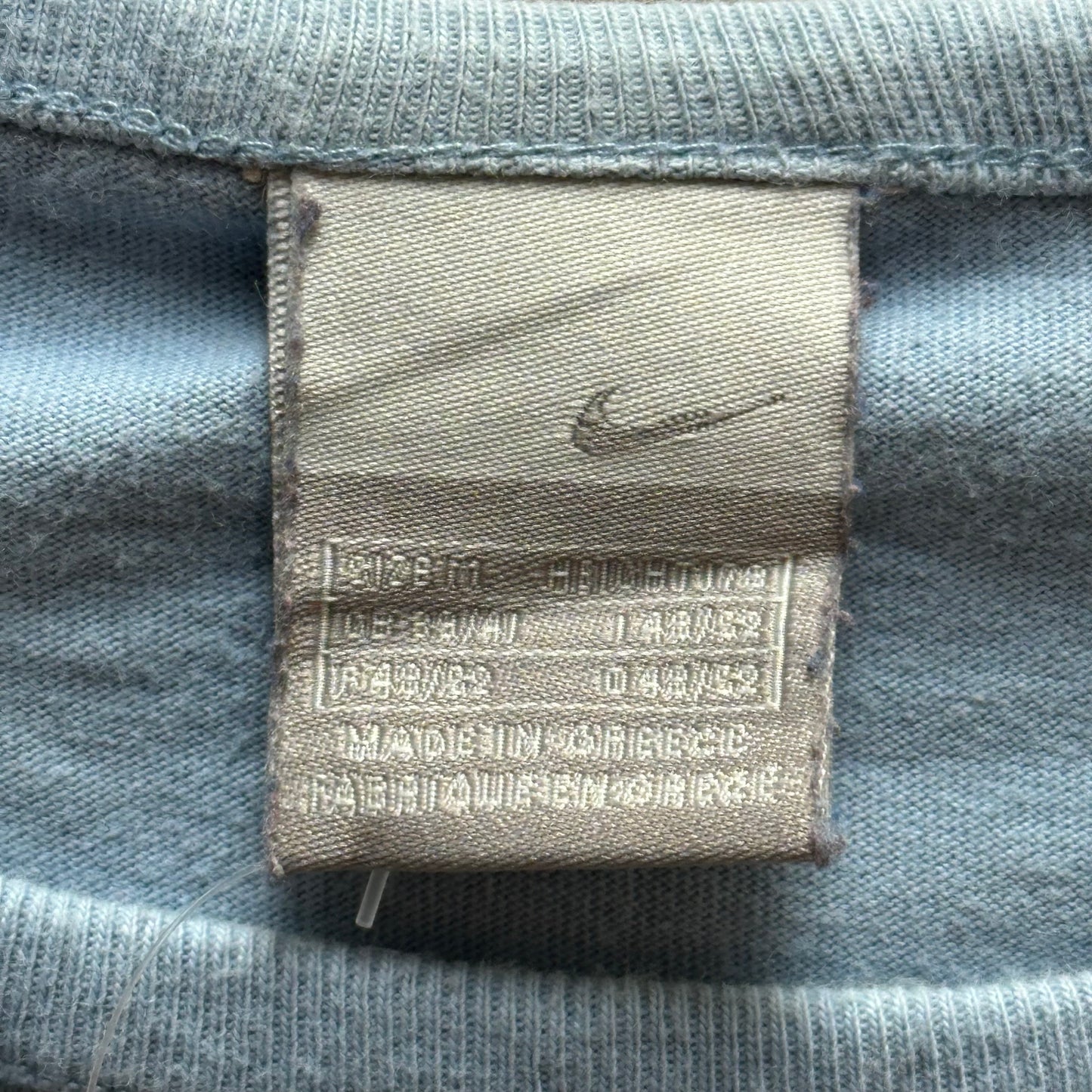 Vintage Nike T-shirt Maroon sleeve