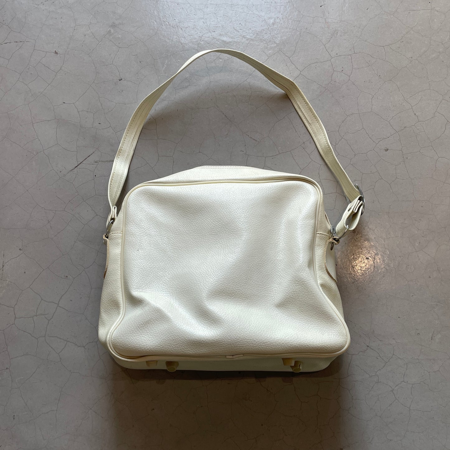 Vintage Universal Travel Bahrain Leather Travel Bag