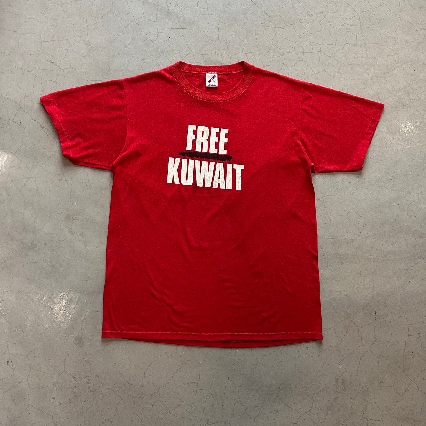 Vintage 90’s Free Kuwait T-shirt