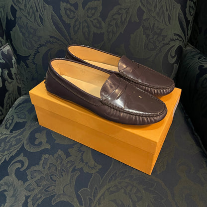 TOD’s Gommino Penny Slot Patent-Leather Loafers (Purple)
