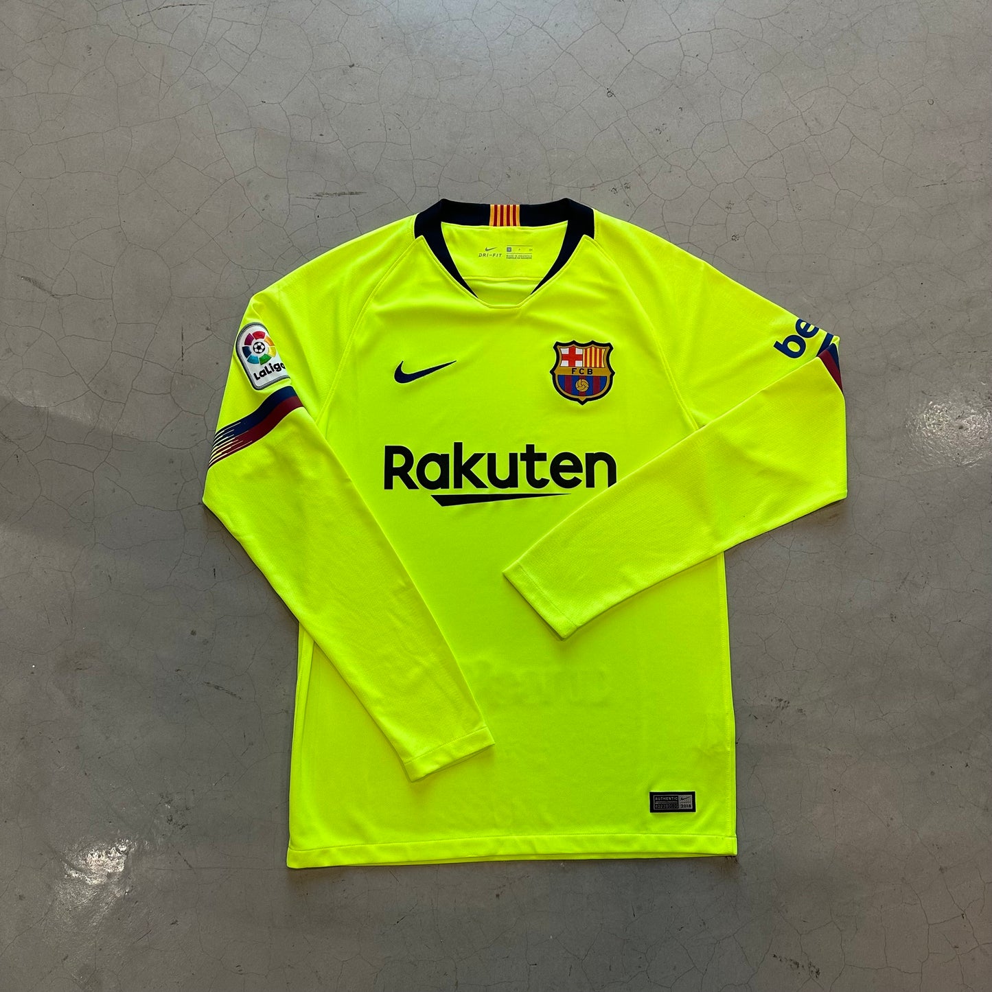 FC Barcelona 2018-19 Away Longsleeve Kit