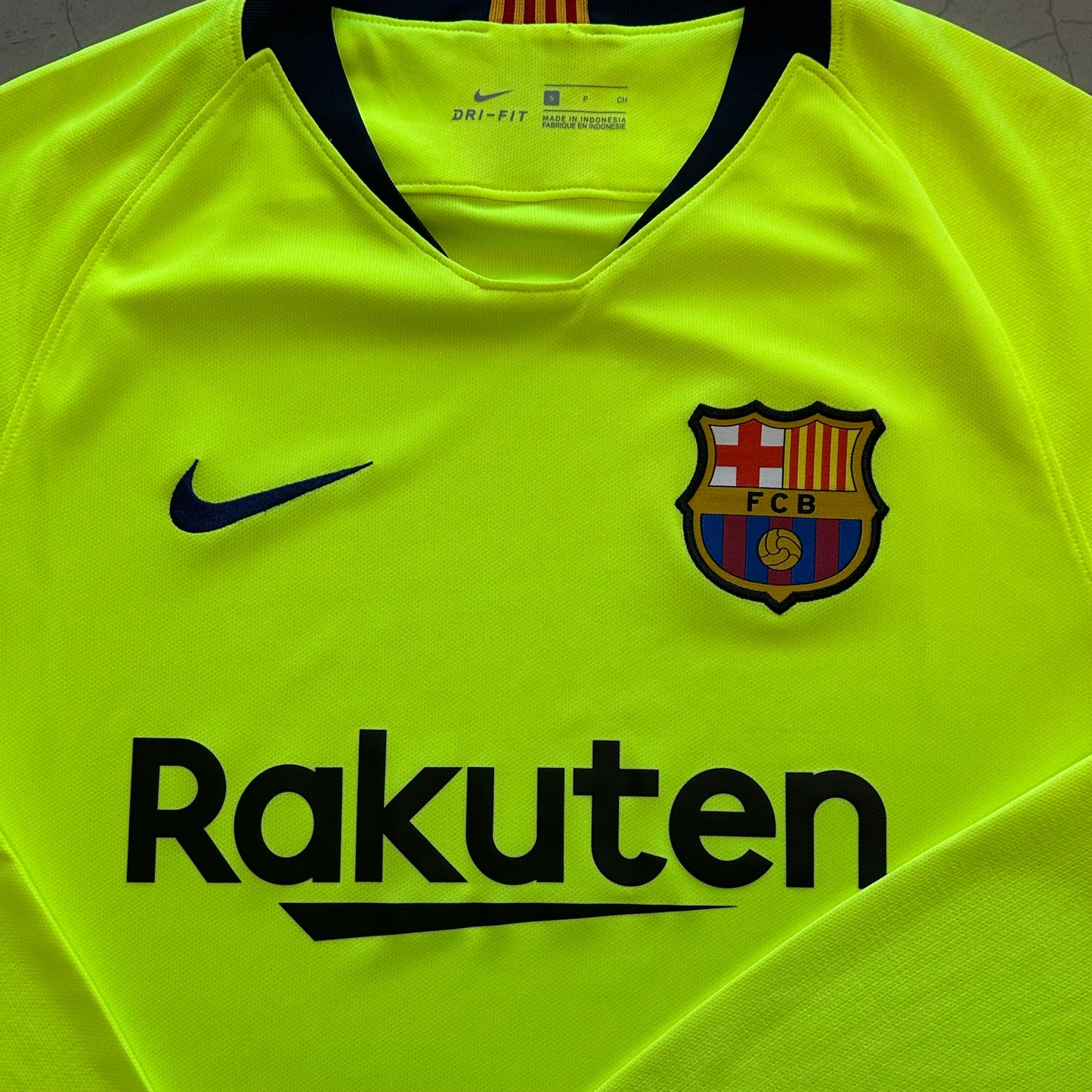 FC Barcelona 2018-19 Away Longsleeve Kit