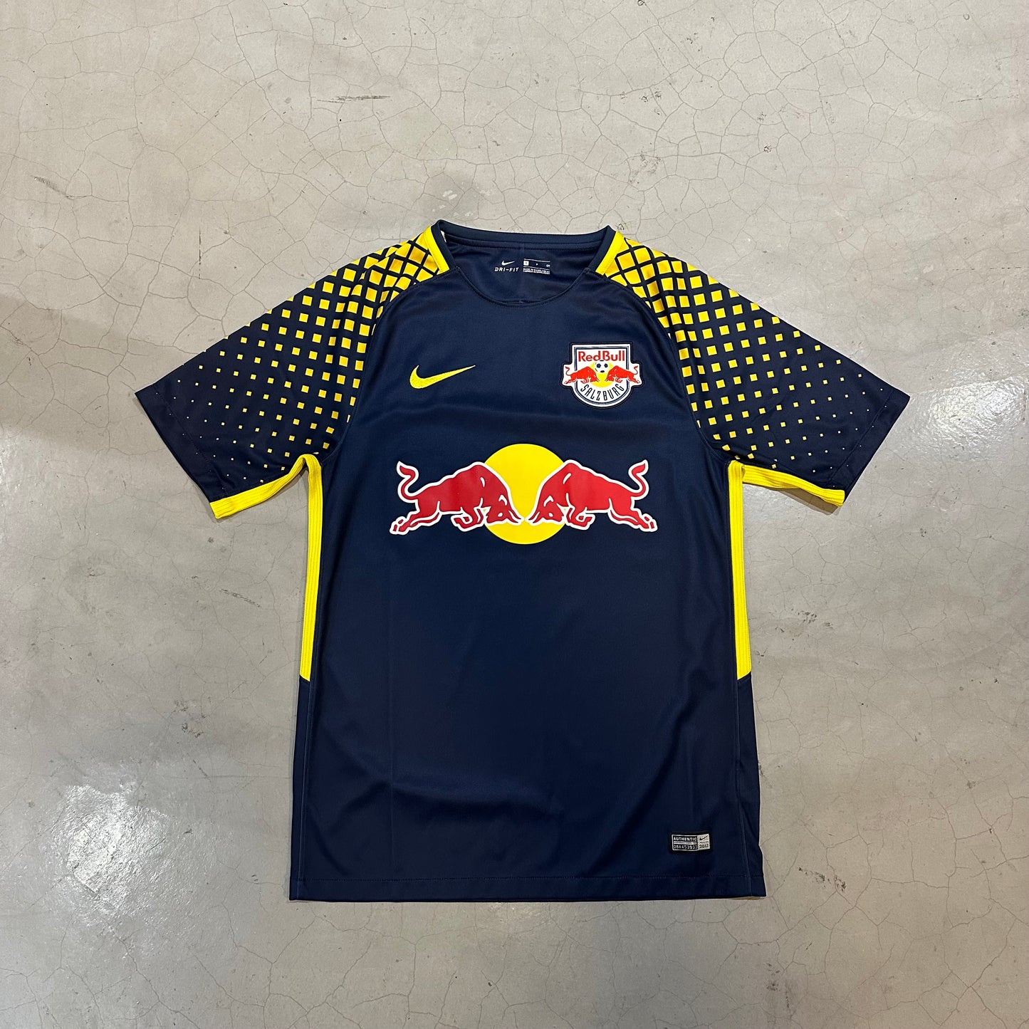 Red Bull Salzburg 2017-18 Away Kit