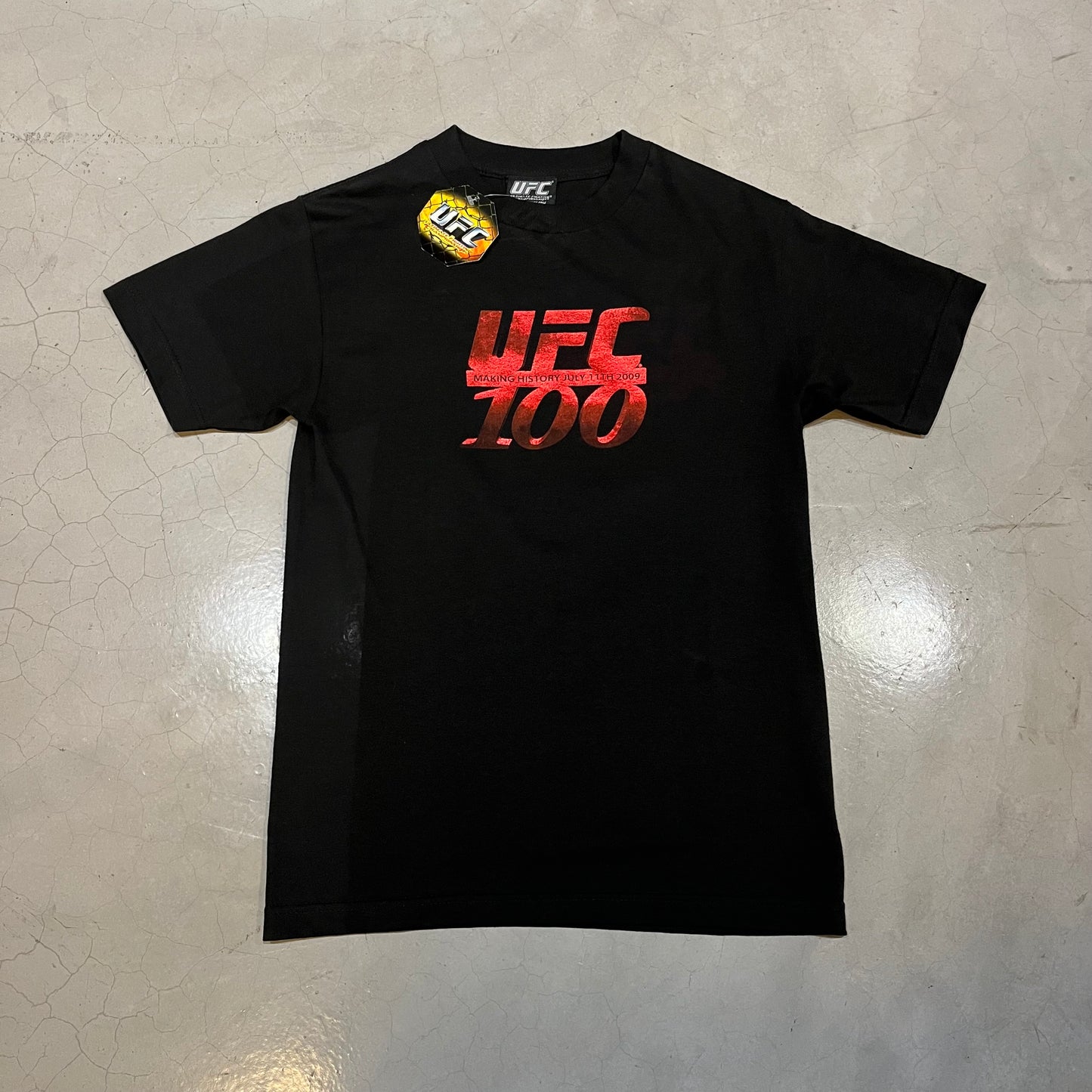 Vintage 2009 UFC 100 Lesnar vs Mir T-Shirt (DEADSTOCK)