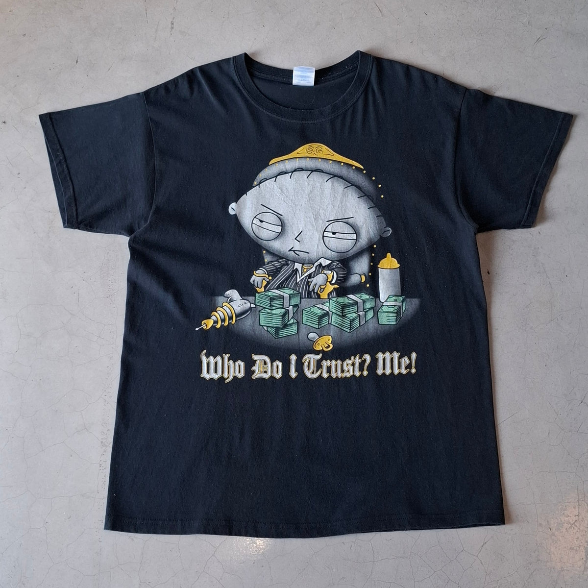 2009 Family Guy "Who Do I Trust? Me!" Tee