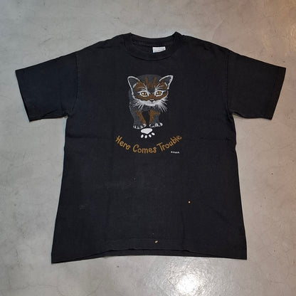 Vtg "Here Comes Trouble" Cat Tee